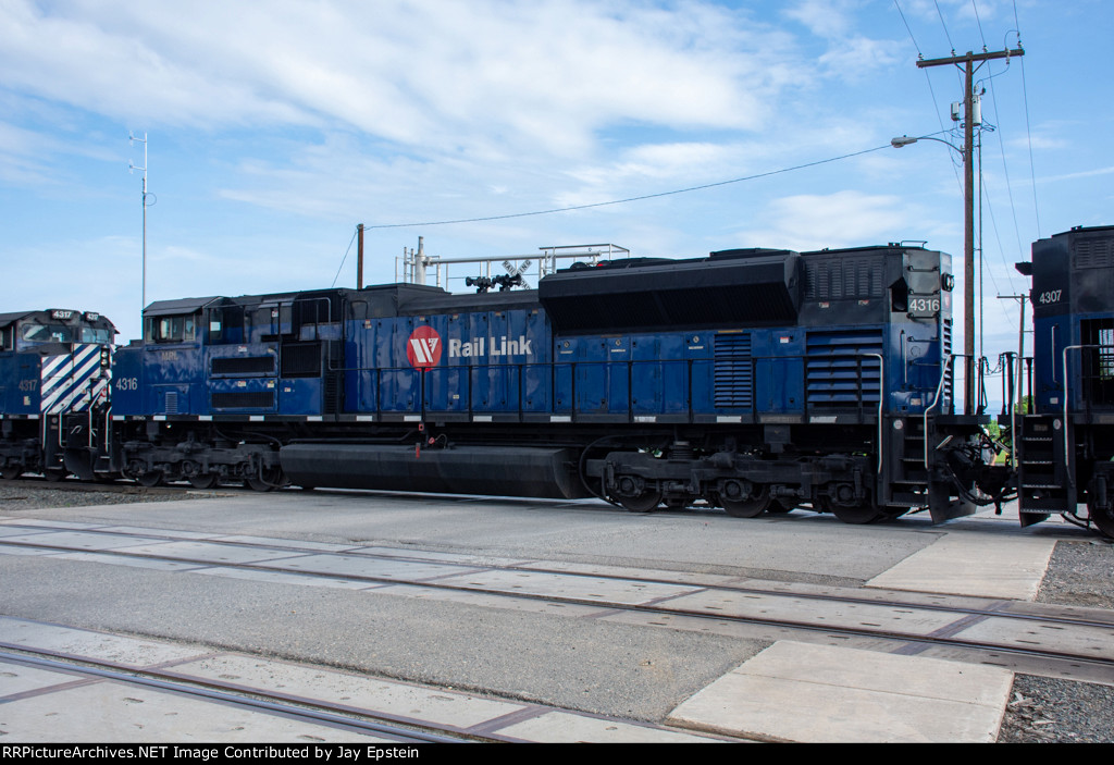 MRL 4316 is third out on a helper set leaving Helena 